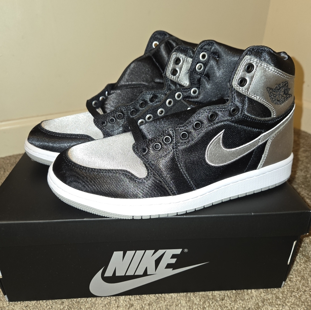 NIB Air Jordan 1 Retro High OG Satin Shadow - Picture 3 of 9